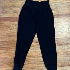 Athleta Black Ankle Cropped Pants